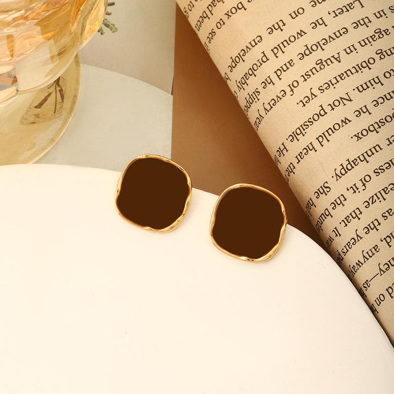 Retro black stud earrings geometric drip earrings coffee color simple oval niche earrings