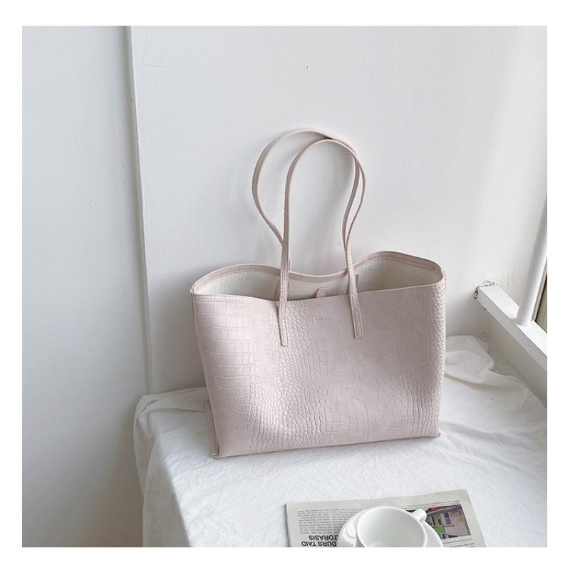 

Niche commuter tote bag, high-end alligator pattern shoulder bag, large-capacity women s fashion child and mother bag