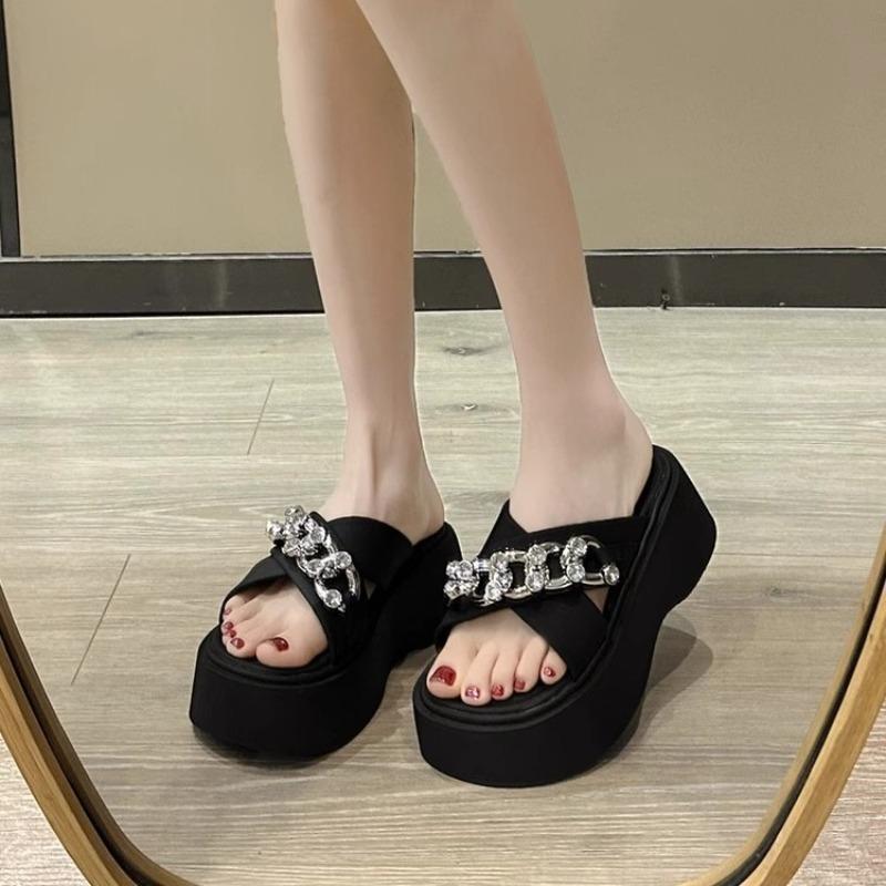 Rhinestone One-word Slippers Women Wear In Summer, New Small People Increase Height, Thick-soled Fashion, Beach Cool Slippers Women