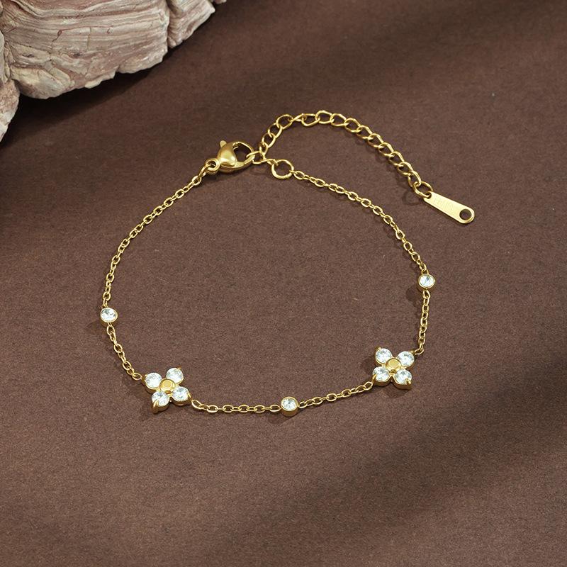 Elegant Four-Leaf Clover Stainless Steel Necklace and Earring Set