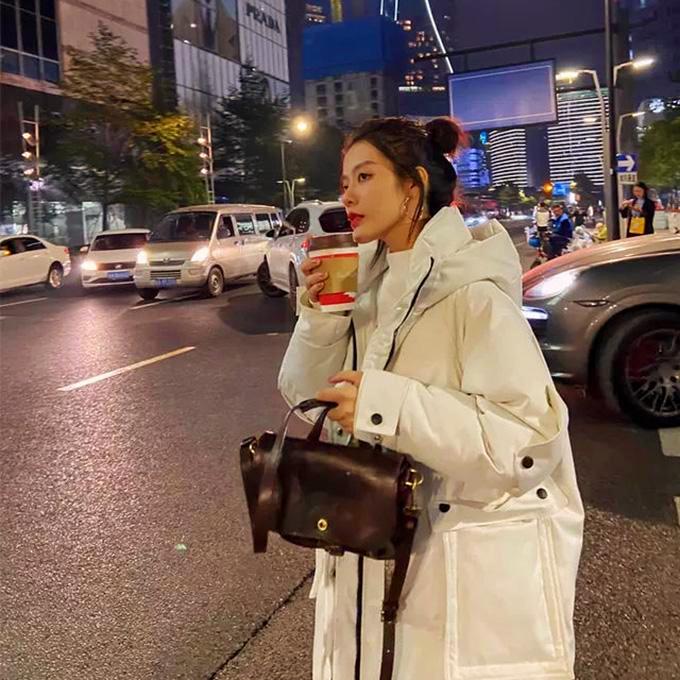 Bavlněná středně dlouhá volná chlebová bunda Zimní plus bavlněná bunda Tooling Down Polstrovaná bunda přes kolena Bavlněná bunda se stojacím límcem, kapucí