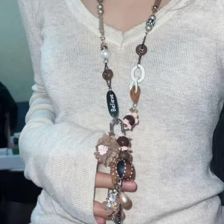Smiley Wooden Beads Opal Rice Beads Resin Crystal Necklace Retro Niche Collarbone Chain Versatile High-end Jewelry Women