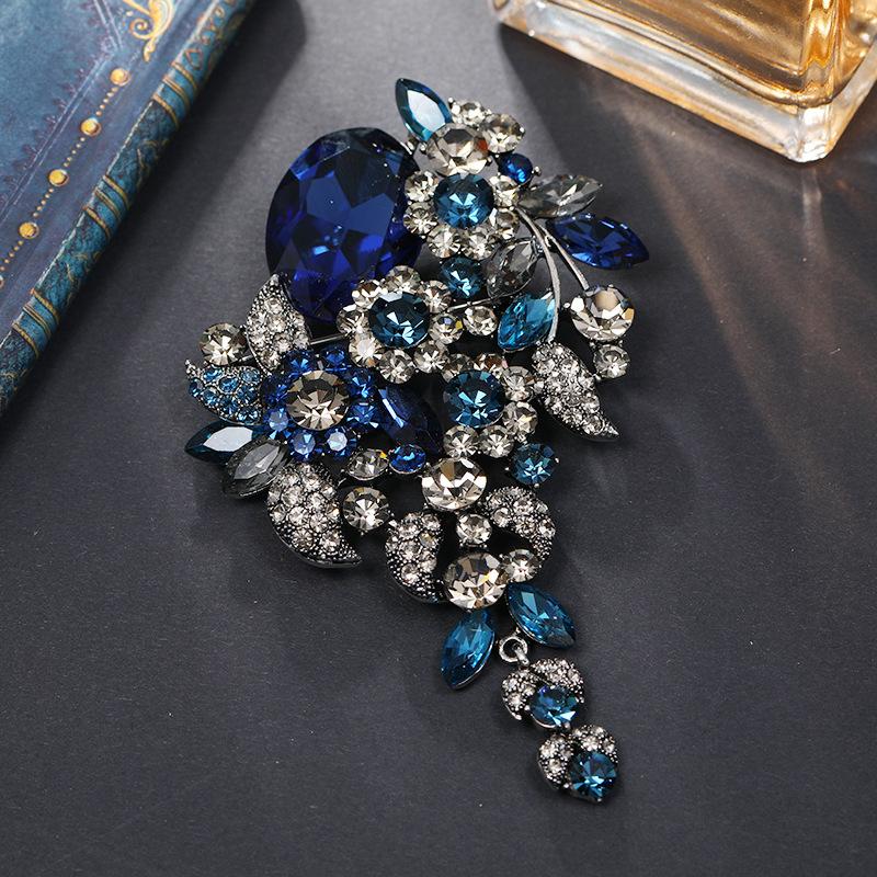 Retro große farbige Schatzbrosche übertrieben Damen High-End-Atmosphäre Kristall vielseitige Anstecknadel Brosche Mantel mit Accessoires