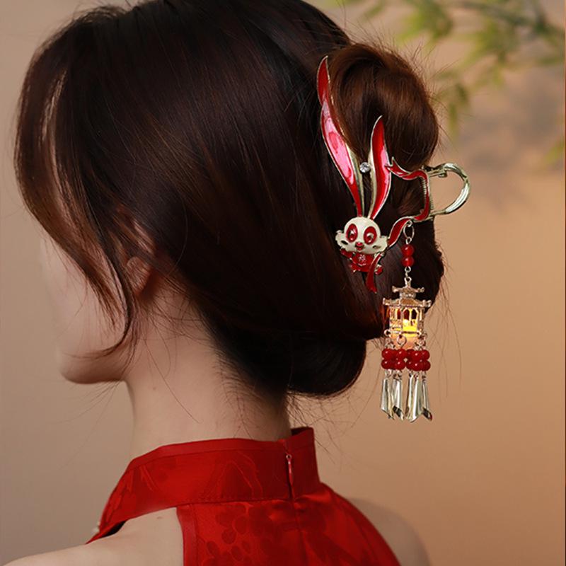 Ancient Style Mid-Autumn Festival Red Fu Dragon Zodiac Claw Clip - Versatile Large Shark Design