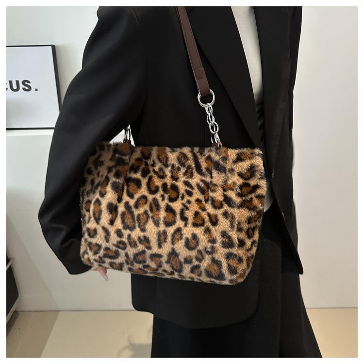 Leopard Print Plush Faux Fur Tote Bag Trendy Chain Strap Shoulder Handbag Casual Chic Design for Women