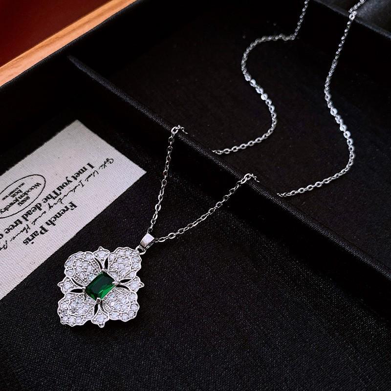 Náhrdelník s květinou z vsazených diamantů a retro náramek s náušnicemi - Evropský a americký styl Klíční kostní řetízek Špičkové šperky