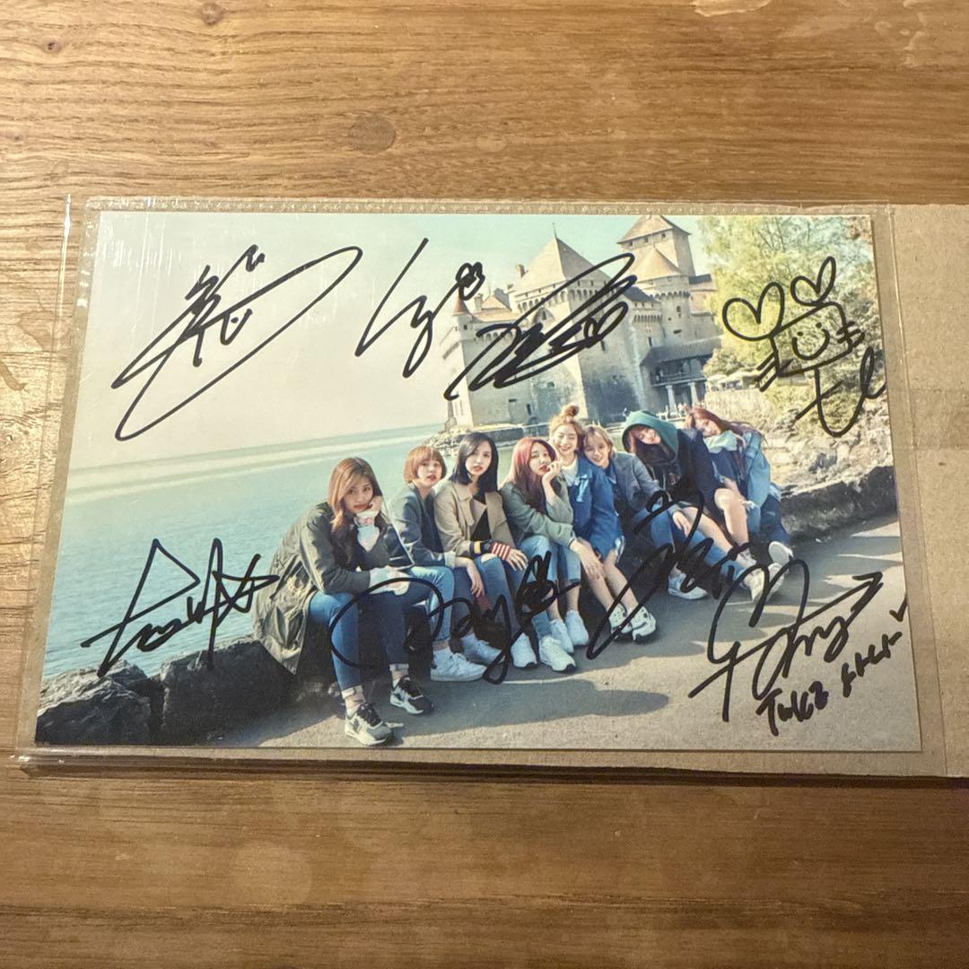 

[USED] TWICE autograph