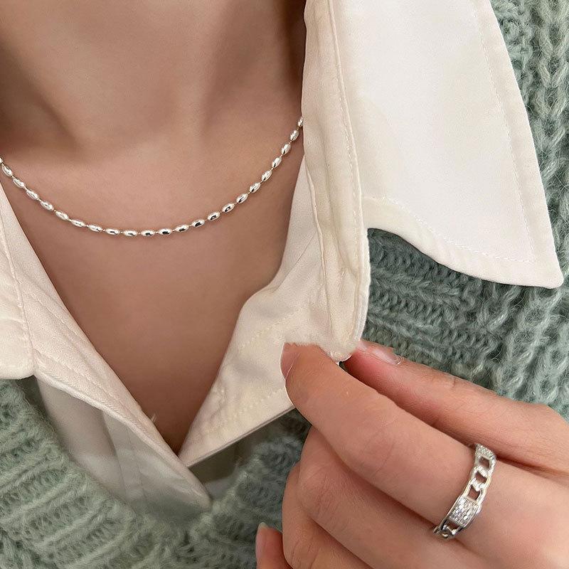 Baojia V Gold Electroplated Mother-of-Pearl Pendant Necklace