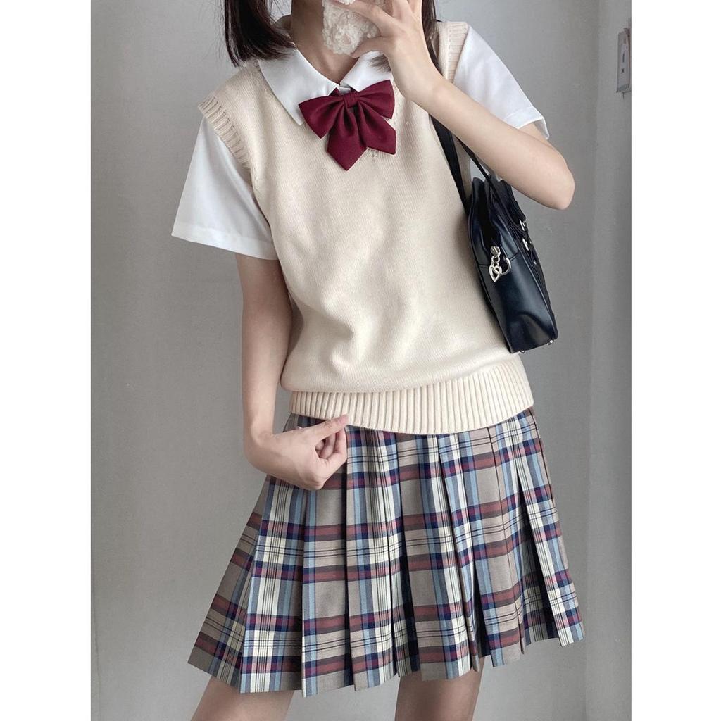 Japanese College Style V-Neck Sweater Vest - Solid Color Knit for Spring & Autumn