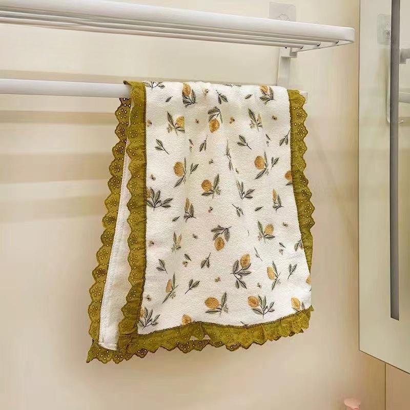 New Creative Small Floral Print Lace Towel Water Absorbing Quick Drying Towel Wrapped Towel Large Towel New Towel Bath Towel 35x75cm