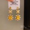 Flower Pendant Necklace With Gold Plating And Zirconia For Elegant Womens Fashion