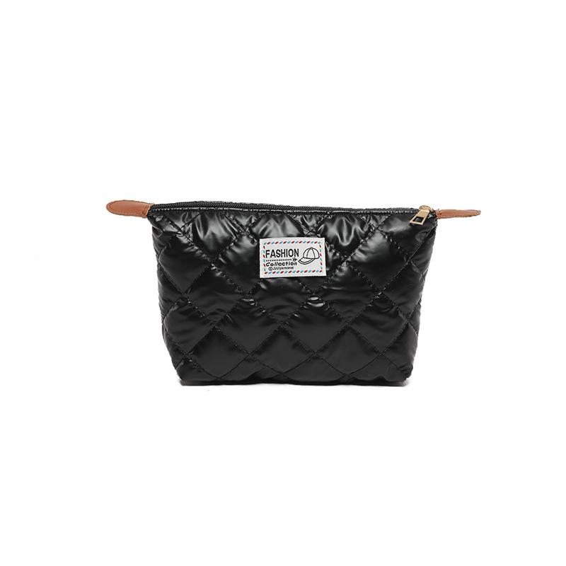 Elegant Handheld Quilted Makeup Pouch For Girls With Soft Pu Material And Trendy Design