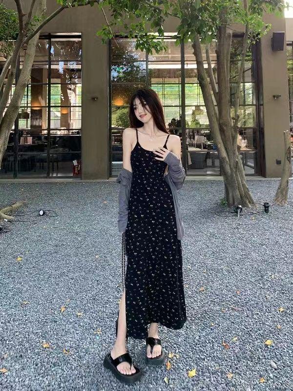 2025 French Style Floral Print Slimming Black Summer Dress with Adjustable Straps