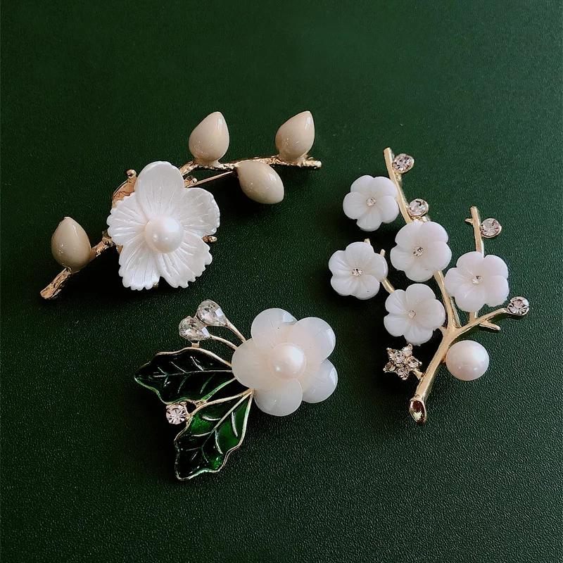 Fashion Brooches Jewelry Vintage Pearl Brooch Rhinestone Plum Ladies Elegant Fashion Wedding Jewelry