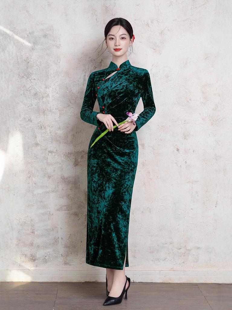 Women's Velvet Green Cheongsam: Retro High-End Autumn/Winter Long Sleeve Dress