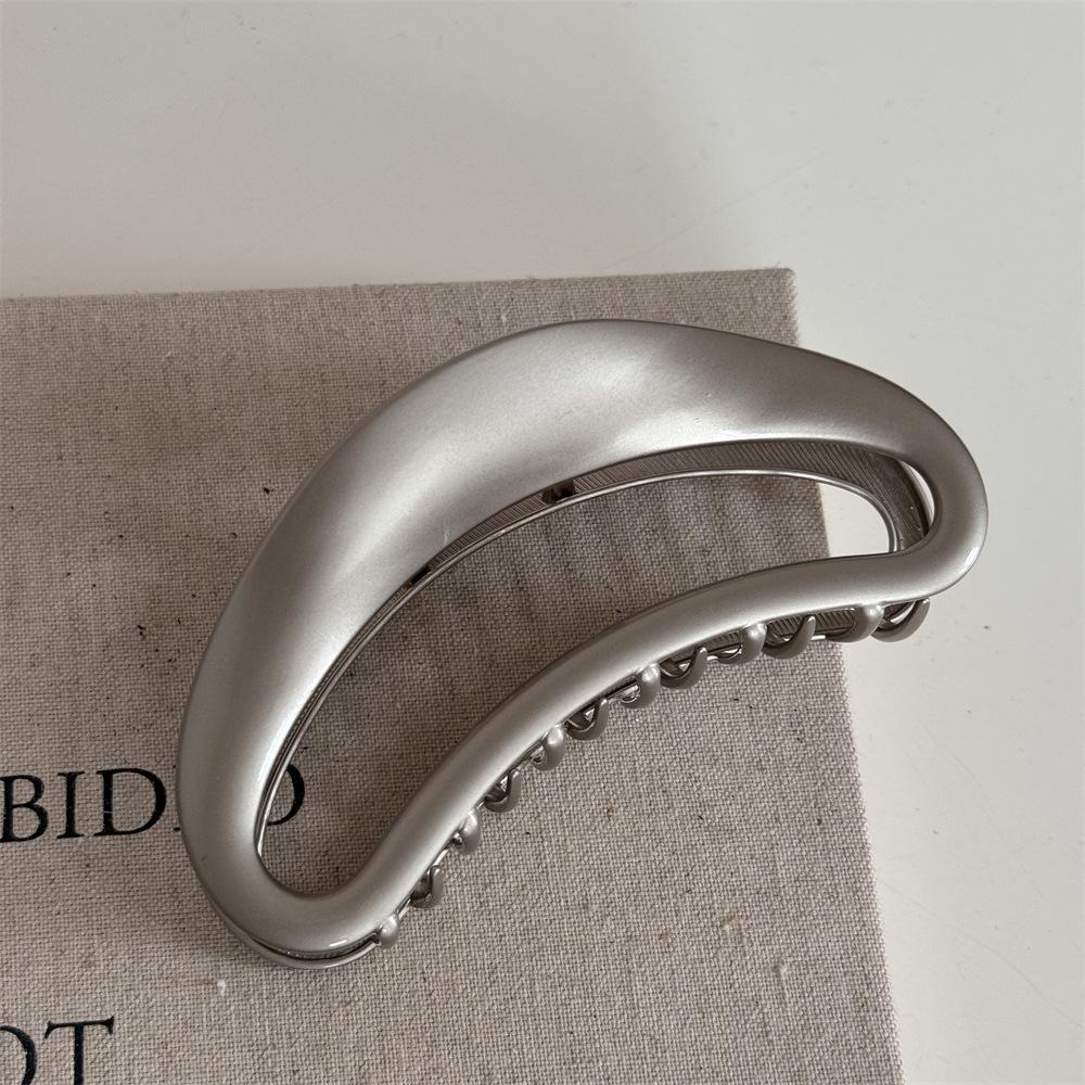 Alloy Hollow Moon Hair Claw Clip Retro Temperament Hair Claw Clip for Women Spring Summer Vintage Back Head Hair Styling Clip