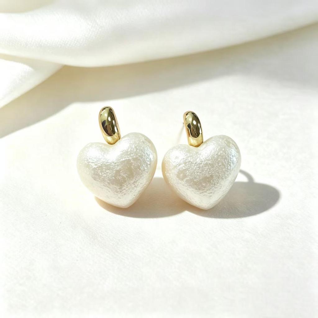 Elegant Heart Pearl Earrings: Japanese-Korean Style, Versatile Cotton Design, Light Luxury