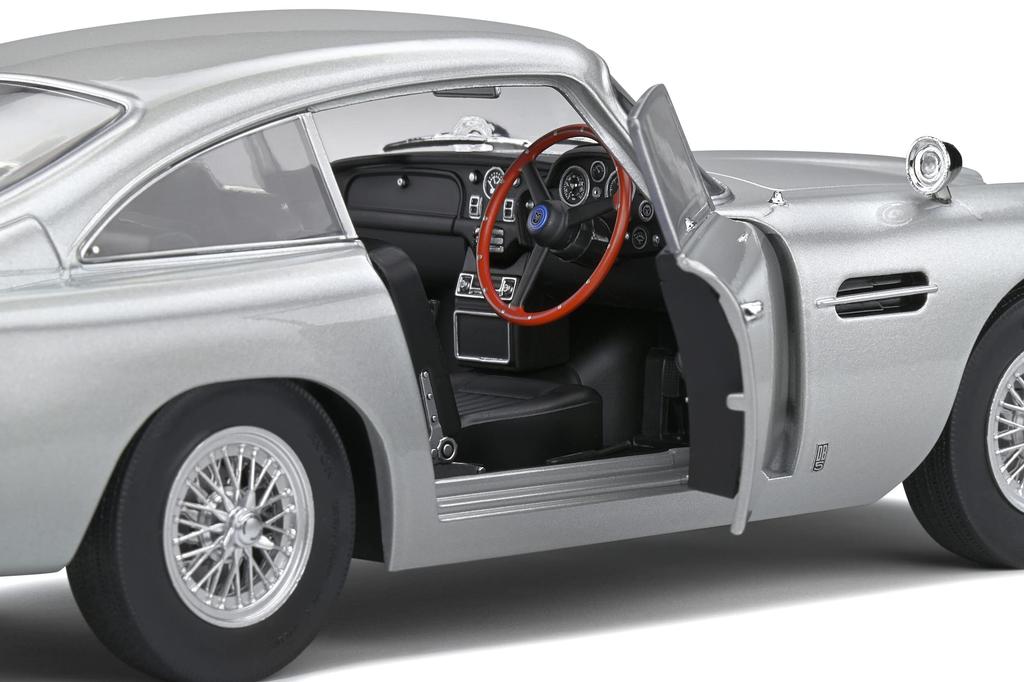 Solido Aston Martin DB5 scale diecast model 1964 James Bond car from the 007 1/18 car, (Silver Birch), movie