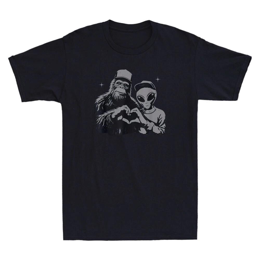 Bigfoot and Alien Sasquatch Love Hand Sign Funny Graphic Vintage Men s T-Shirt 4XL