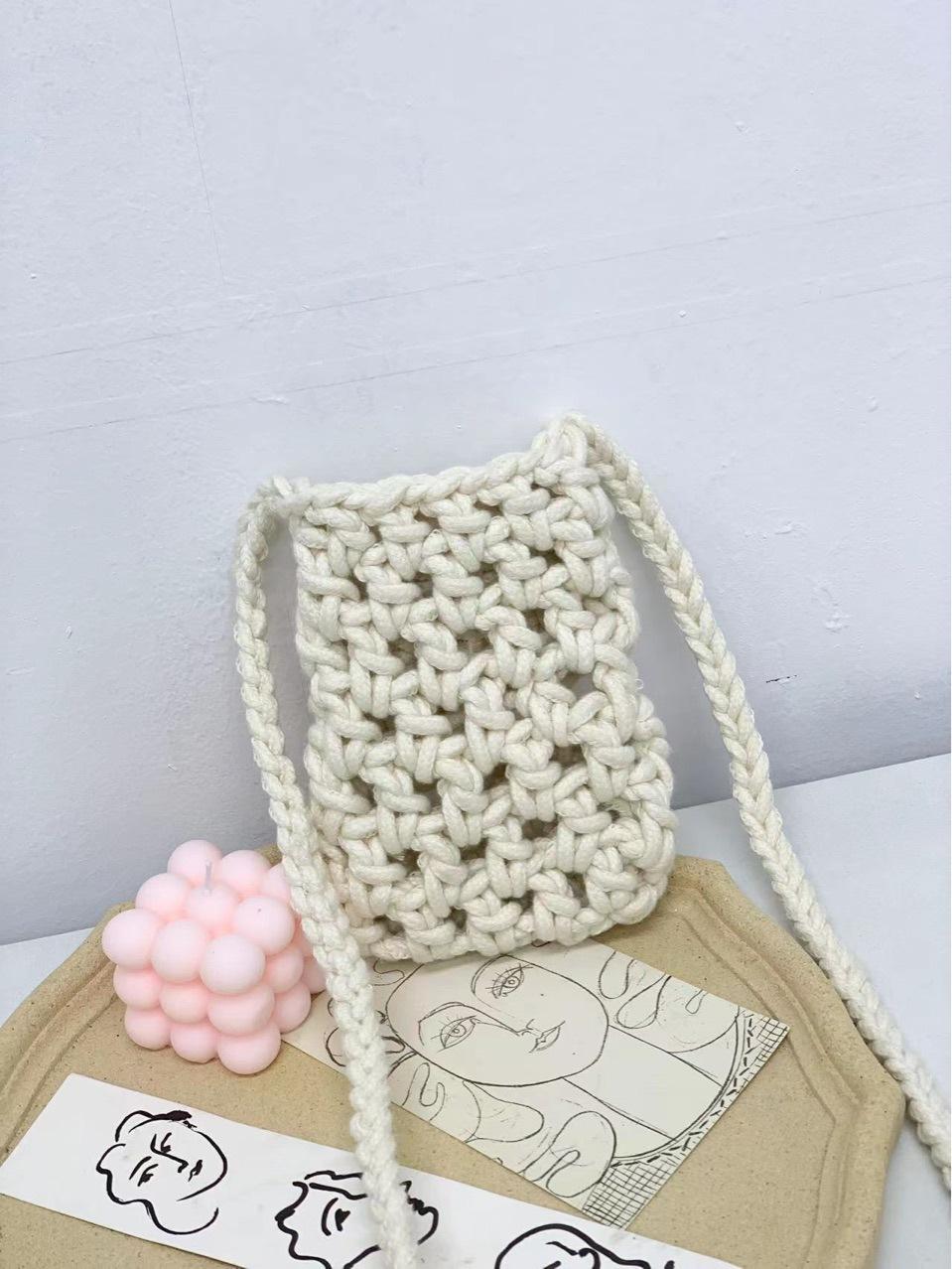 

2024 весна и лето плетеные женские сумки диагональные милые сумки для мобильных телефонов, популярные женские сумки с крючком из хлопчатобумажной нити цвет 13*18*3 белый