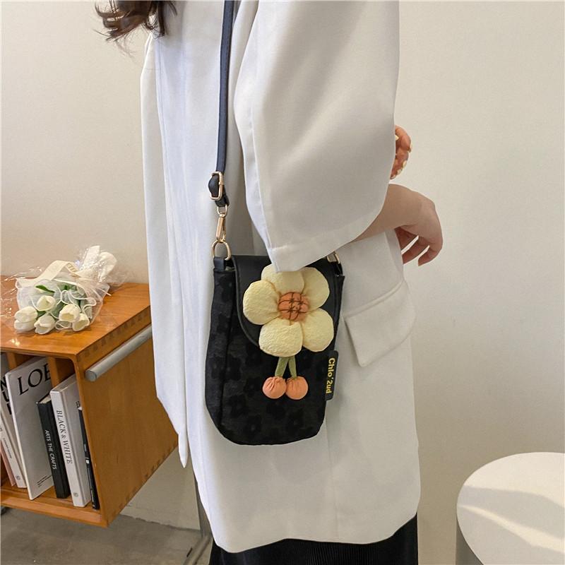 Foreign-style Flower Small Bag Women's 2025 Summer New Mini Shoulder Messenger Bag Fashionable and Cute Simple Mobile Phone Bag