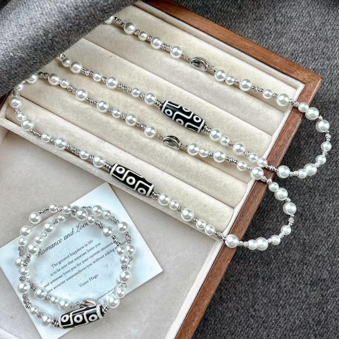 

Vintage High Quality Artificial Crystal Pearl Dzi Bead Necklace Clavicle Chain