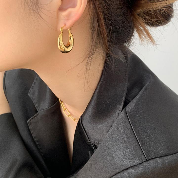 E135 French Metal Hollow Crescent Earrings - 18K Gold Titanium Steel, Fashionable Retro Style