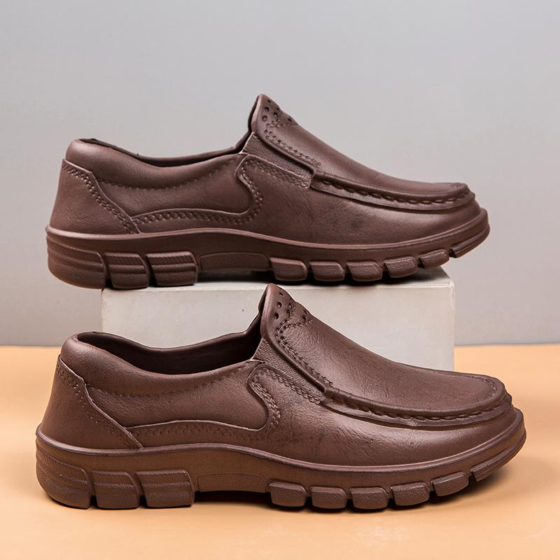 Fashion Large Size Lightweight Casual Shoes Men's Oil and Slip Resistant Chef Shoes One Stirrup Driving Shoes Garden Shoes Soft