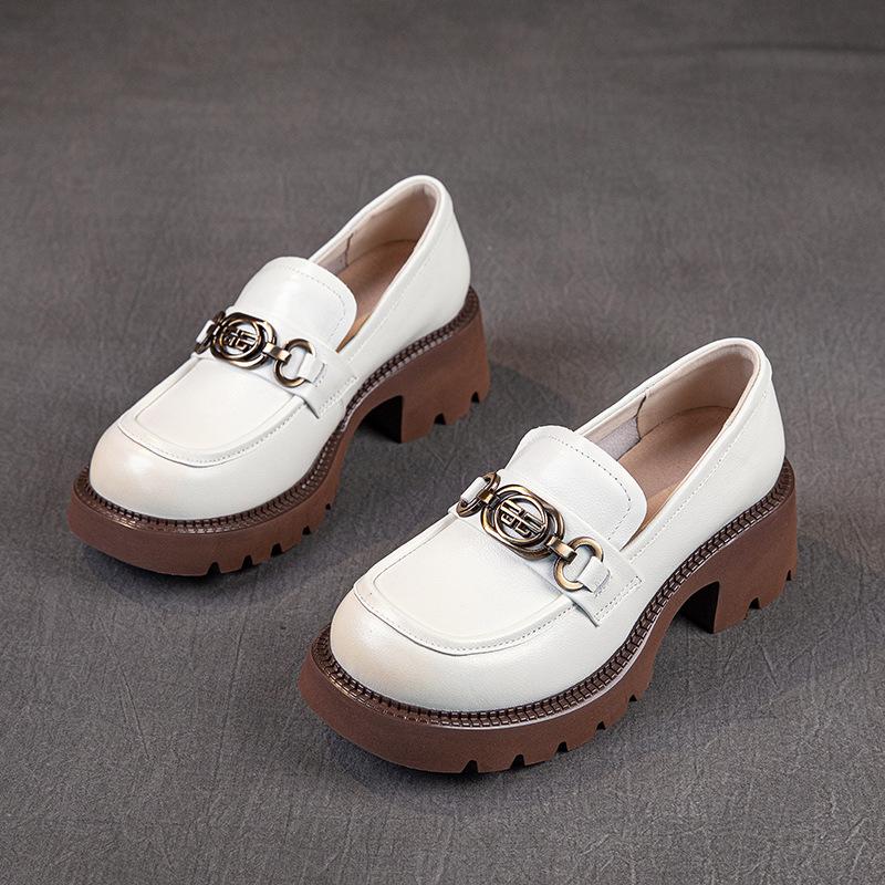 

The first layer of cowhide loafers women s spring 2025 new commuting simple and versatile leather casual one-pedal single shoes 40