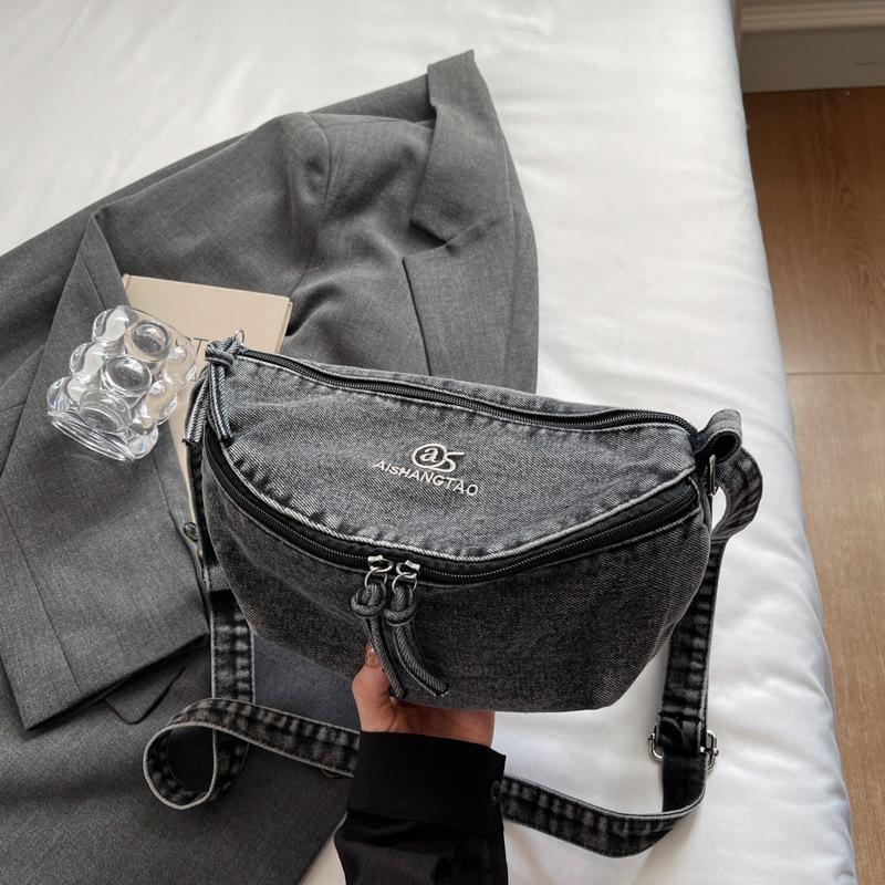 Denim messenger bag women's large-capacity literary and artistic fan shoulder bag 2025 autumn new fashion personalized trend small bag