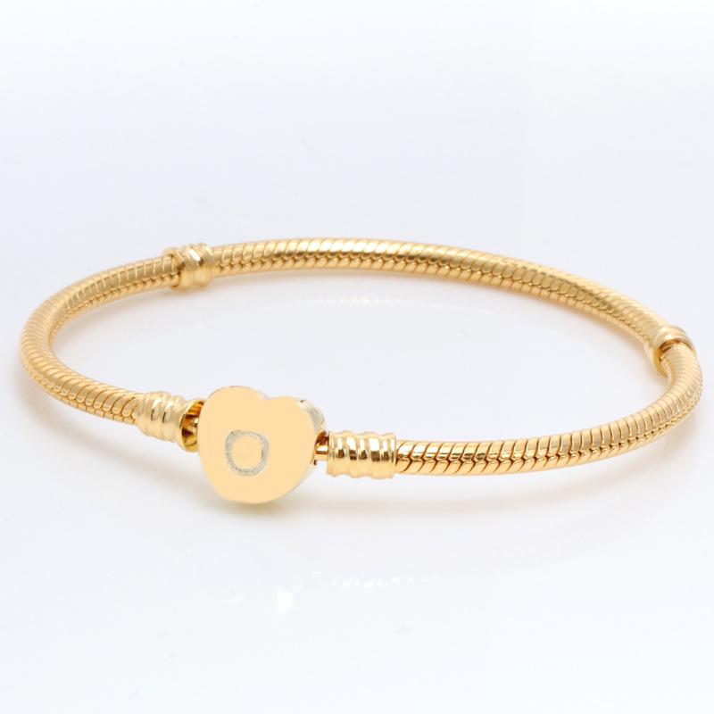 

Panjia Heart-Shaped White Copper Snake Bone Bracelet with Logo