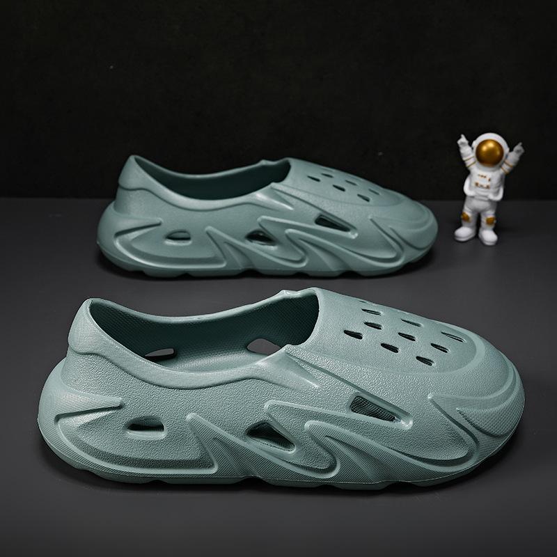 

New high-elastic beach shoes men s soft-soled coconut hole shoes one-pedal garden shoes large-size sandals 45