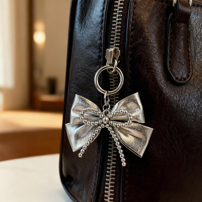 Y2K Inspired Silver Bowknot Keychain Charm with Retro Modern Design for Fashionable Bag Phone Decors Accessory Lightweight Portable