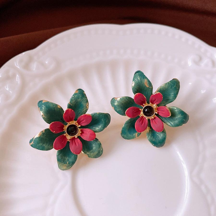 Medieval Vintage Dripping Oil Flower Earrings Retro Niche High-end Earrings Light Luxury Versatile Temperament Earrings Women