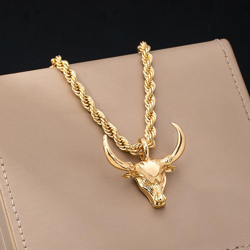 Geometric Bull‑Head Pendant Necklace for Women, Minimal Street‑Style Animal Charm Necklace, Trendy Casual Daily Neck Jewelry