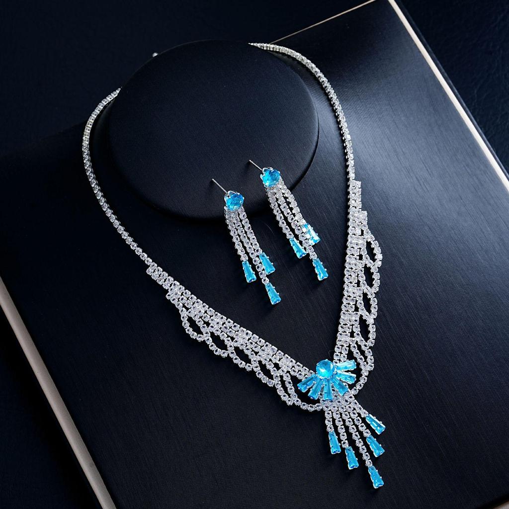 Zircon Jewelry Set: Elegant Niche Design for Weddings and Banquets - Earrings and Necklace