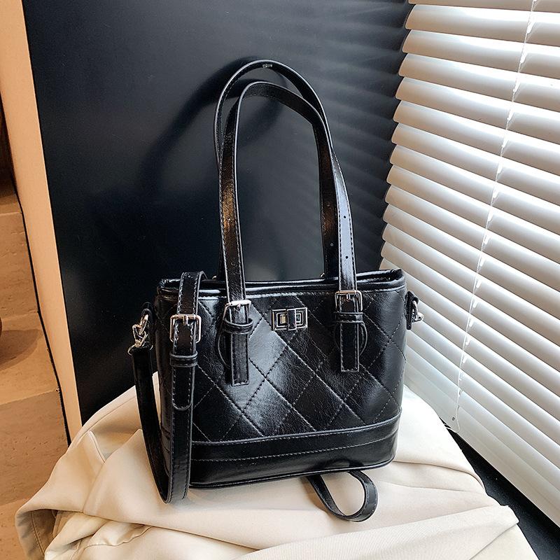 This year's popular bag women's large-capacity 2025 new spring and summer texture rhombus shoulder underarm bag popular bucket bag