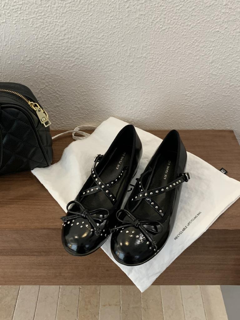 Autumn Fashion Rivet Shallow Single Shoes Women's Soft Sole Cross Strap Mary Jane Shoes 2025 New
