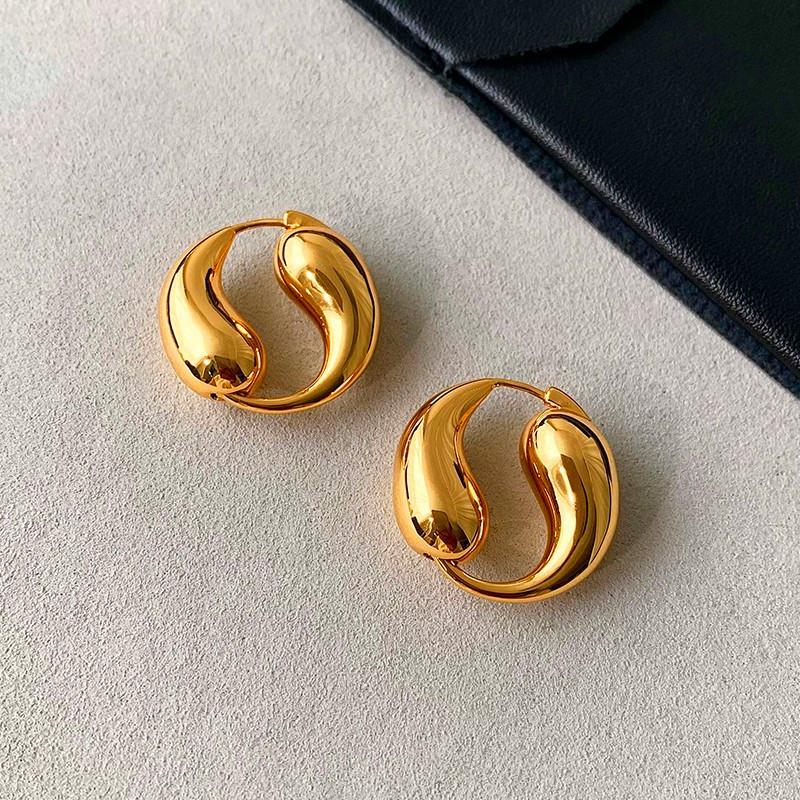 Unusual Solid Stainless Steel  Yin Yang Huggie Hoop Earrings for Women Chunky Statement Taiji Thick Ear Hoops Trend