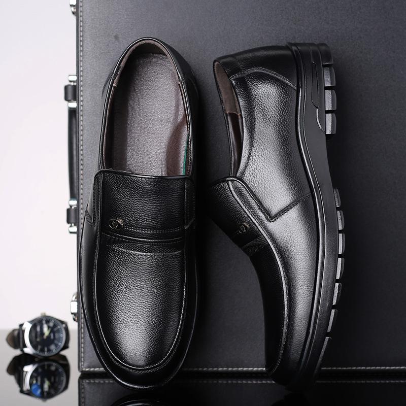 2025 Frühling und Herbst Neue Herren Leder Business Casual Lederschuhe Herren Mittleren Alters Papa Schuhe Rindsleder Schuhe 2019