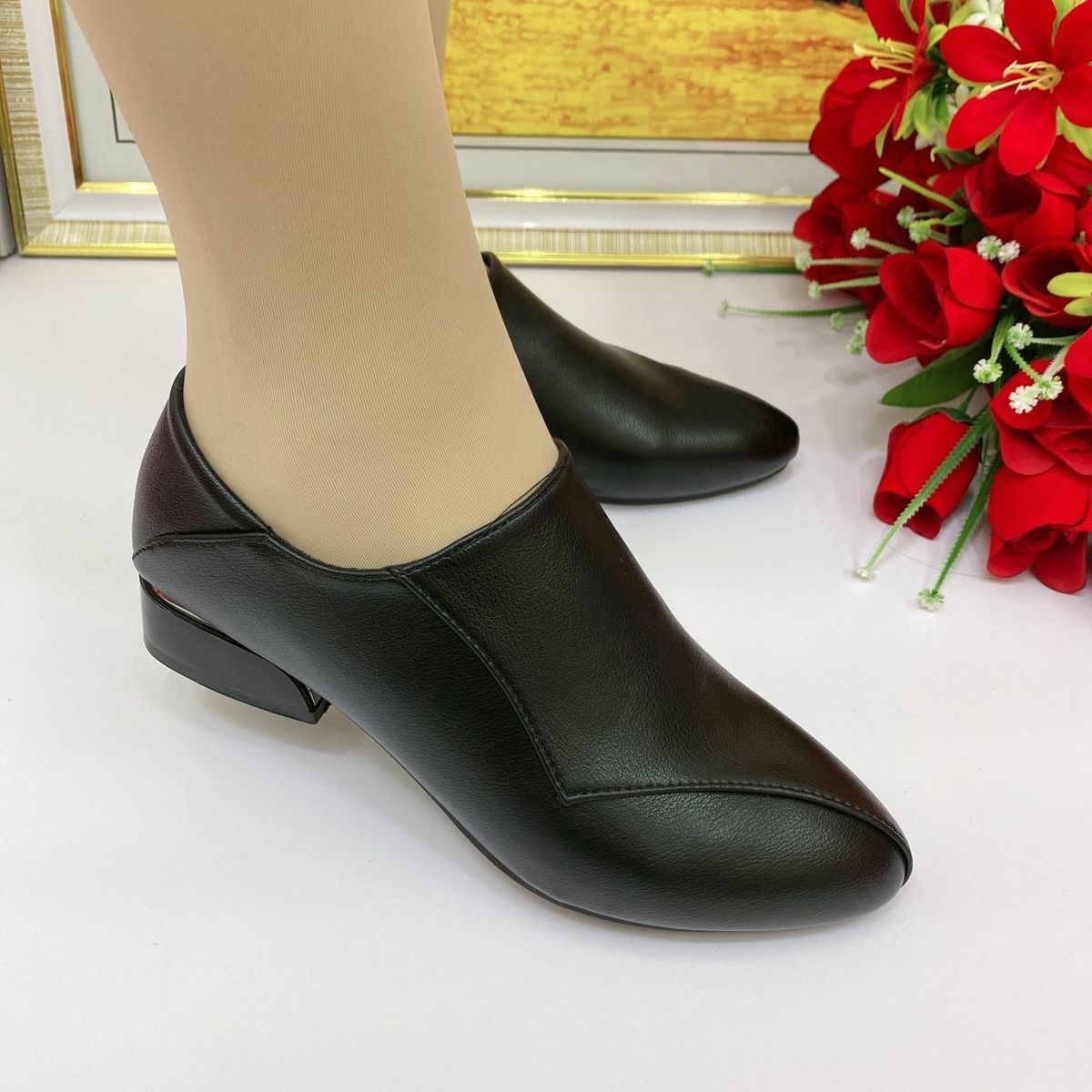 

Soft Leather Spring and Autumn Women s Flat Heel Thick Heel Soft Sole Soft Surface Shoes Are Popular, and The Same Soft Leather Single Shoes 35