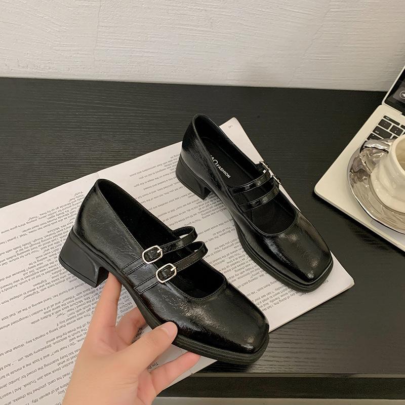 French silver single shoes women's summer 2025 new with skirt beautiful not tired feet square head thick heel Mary Jane small leather shoes