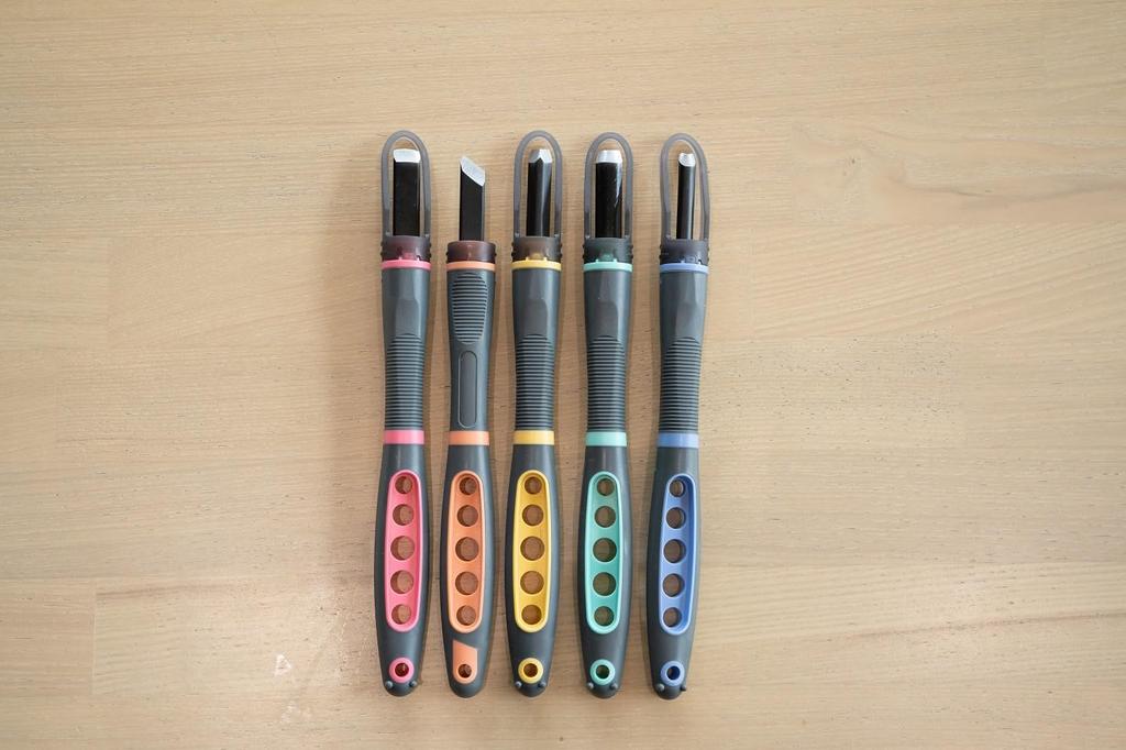 Yoshiharu Cutlery Yoshiharu Carving Chisels with Safety Steel Rubber Set Guard, Blades, Grips, 5-Piece GX-NEO