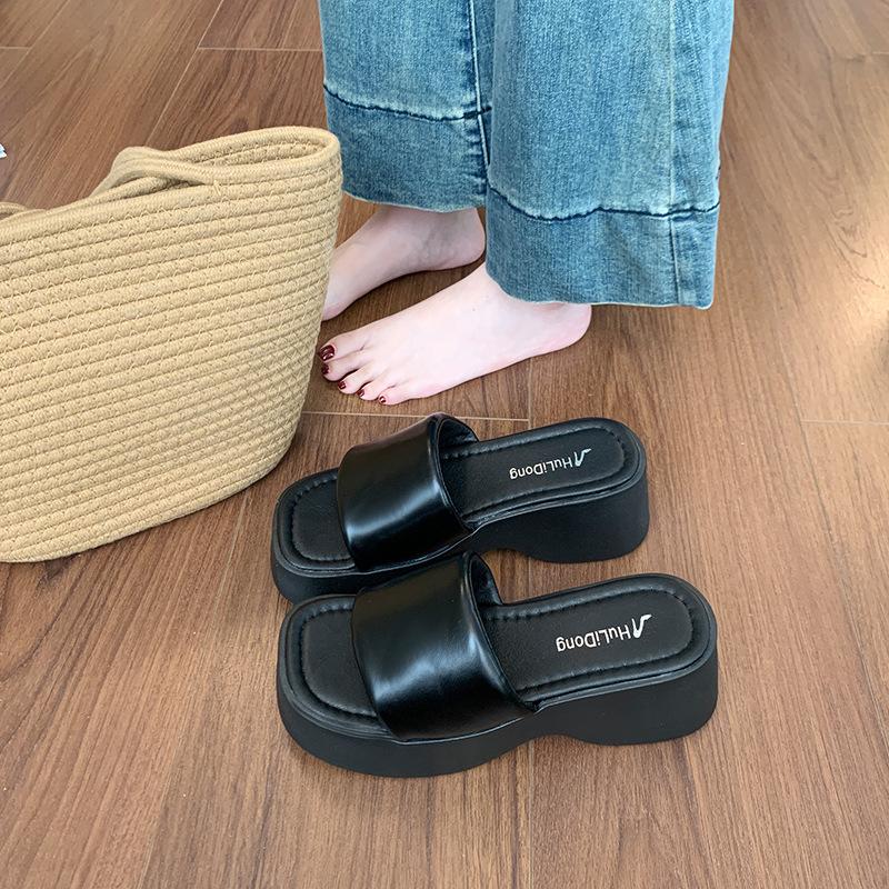 Muffin thick-soled small one-word slippers women's shoes wear 2025 new summer silver sandals