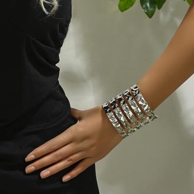 Simple Ins Style Women's Bracelet, Personalized Pleated Niche Design, Geometric Bracelet, C-shaped Opening Adjustment Bracelet.