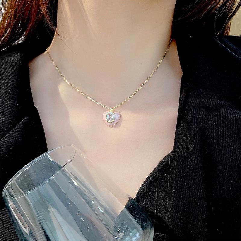Elegant Metal Heart Clavicle Necklace for Women - Light Luxury Design