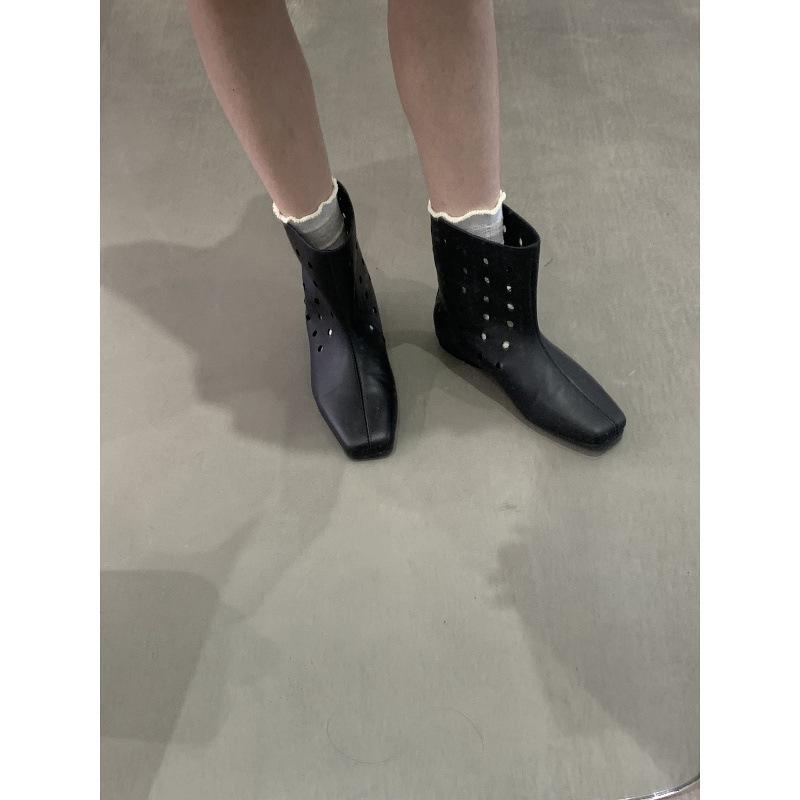 Sheepskin version~ Design sense leather wide tube western boots women's retro hollow boots breathable inner height increasing short boots net boots