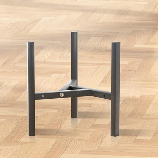 Blumenständer Verstellbarer Metall-Pflanzenständer Außenbereich Innenbereich Schwerlast Dreieckige Struktur Rutschfeste Füße Topfpflanzenhalter