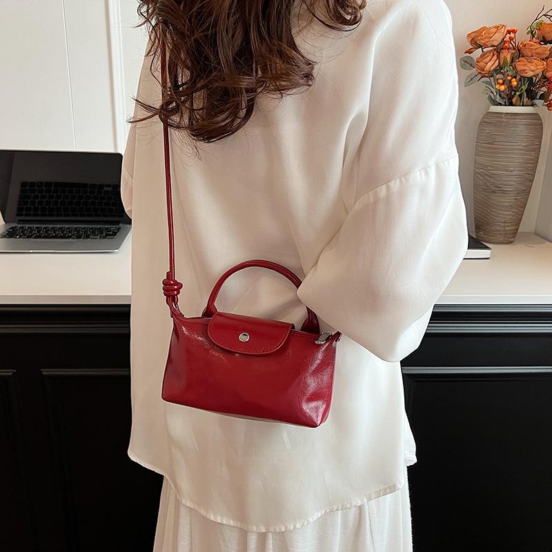 

Dumpling bag new women s bag fashion mobile phone bag versatile new summer silver texture shoulder messenger bag красный