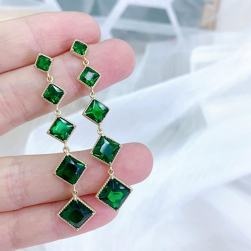 

2024 Новые серьги-клипсы Water Blue Женские универсальные серьги-ромбы Серебряные серьги-иглы